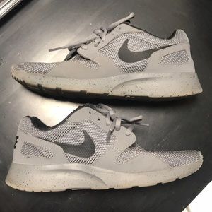 SOLD Size 8 gray Nike